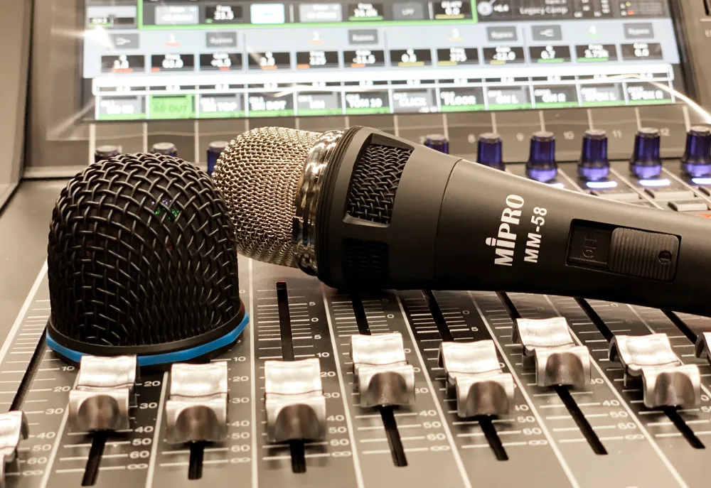 MIPRO MM-58 в деле: крепкий вокальный микрофон с двойной ветрозащитой, фото-3