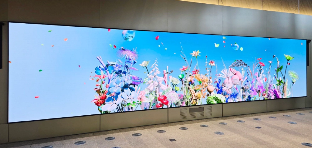 Масштабные прозрачные дисплеи LG стали главным событием нового коммерческого района Токио, фото-4 