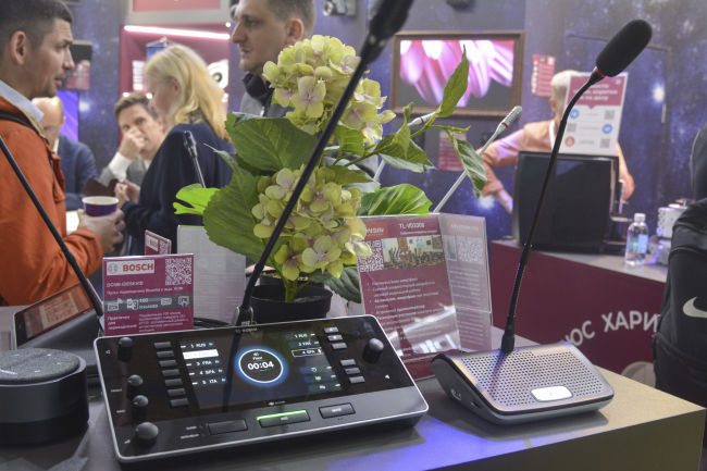 Компактные мультимедийные и световые решения от Hi-Tech Media на выставке light+audio tec , фото-13